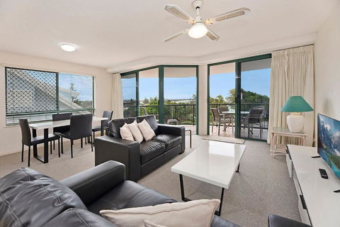 Seacrest Unit 2 Moffat Beach QLD - Accommodation Georgetown 3