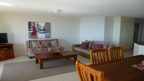 Seacrest Unit 4 Moffat Beach QLD - Accommodation Georgetown 2