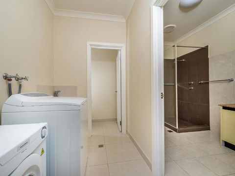 Seafront Unit 50 - Accommodation Georgetown 2