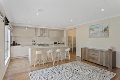 Seagrove Escape By Ready Set Stay - BYO LINEN & TOWELS - Accommodation Georgetown 3