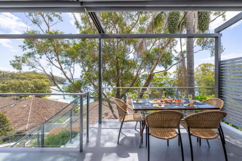 Sebastapol, 4,66 Thurlow Avenue - Unit With Wonderful Views Across The Bay - Accommodation Georgetown 1