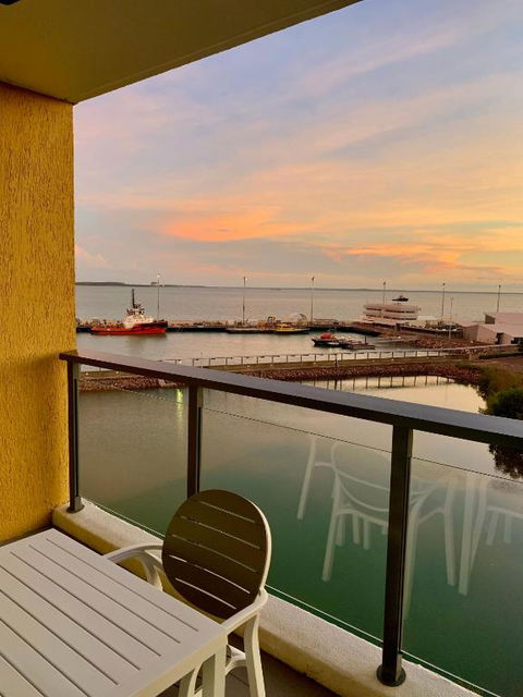 Serenity Peary - Executive 1brm At Darwin Waterfront With Sea Views - Accommodation Georgetown 0