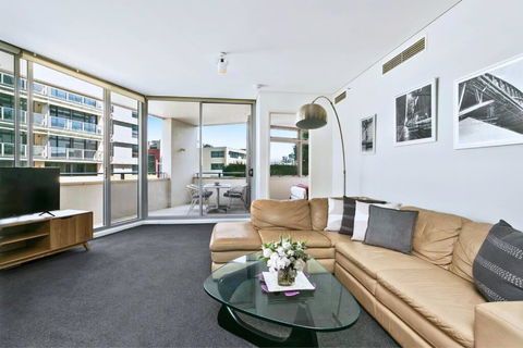 SHE35 - CBD Darling Harbour Views With Pool & Gym Access - Accommodation Georgetown 0