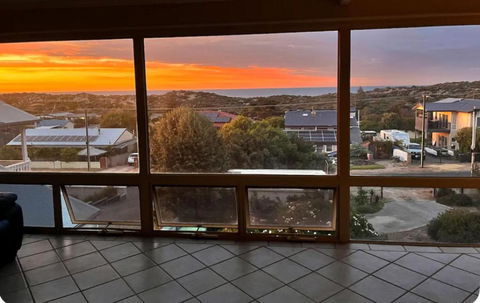 Sensational Ocean Views Only 200m Goolwa Beach - Accommodation Georgetown 1