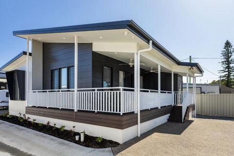 Shiraz At Marks Point Lovely 2-Bed Villa - Accommodation Georgetown 0