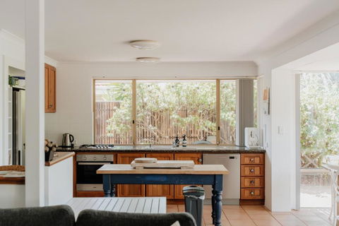 Seascape - Accommodation Georgetown 2