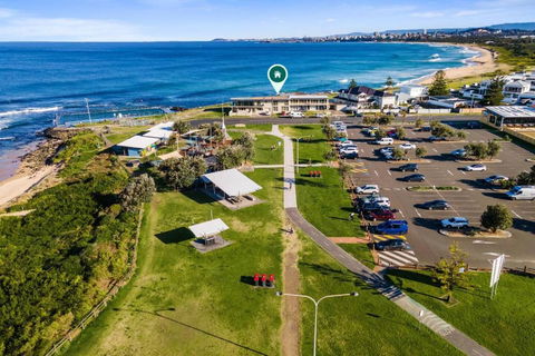 Seaside Escape - Stunning Vistas Over Towradgi Beach - Accommodation Georgetown 3