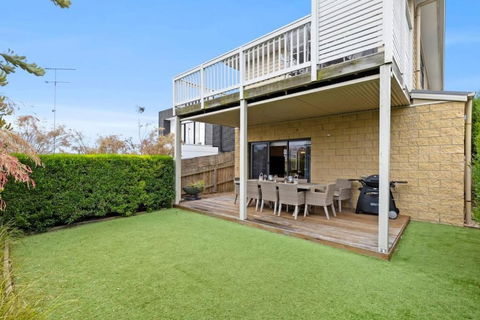 Seaside Retreat - Steps From Surf And Cafes - Accommodation Georgetown 3