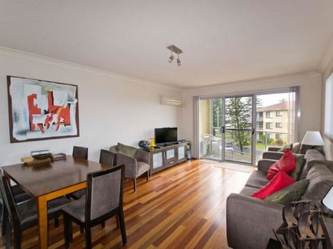 Seaspray 8 -LJHooker Yamba - Accommodation Georgetown 2