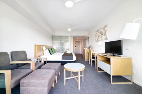 Seaview Studio - A Compact CBD Retreat - Accommodation Georgetown 3