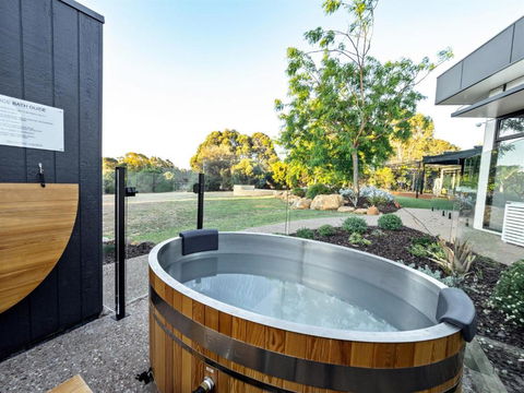 Seaview - Spa And Ocean Views In Luxury - Accommodation Georgetown 1