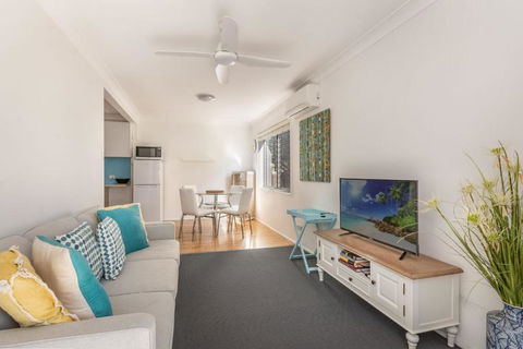 Seawest 1 - Entrance Harbour Street - Accommodation Georgetown 0