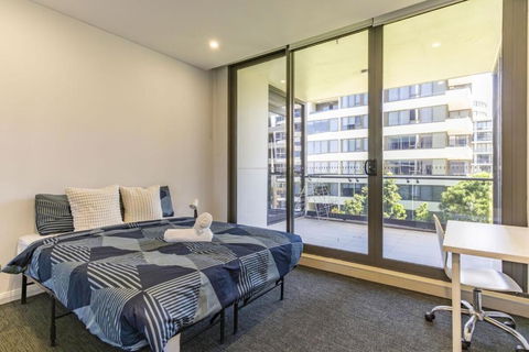 Serene 2B With Garden Views And Parking In Mascot - Accommodation Georgetown 2