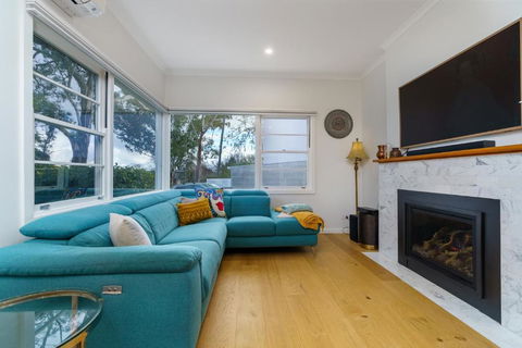 Serene 3BR Haven In Ainslie - Ideal Getaway - Accommodation Georgetown 0