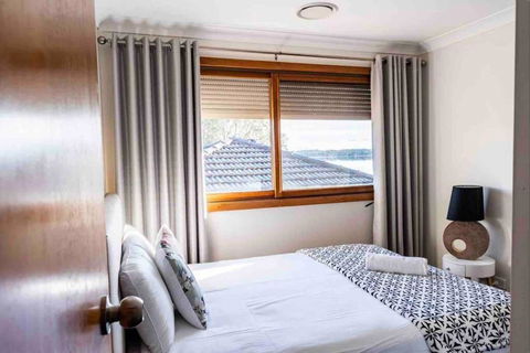 Serene 5 BDRM Villa With Pool - Accommodation Georgetown 1