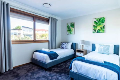 Serene 5 BDRM Villa With Pool - Accommodation Georgetown 2