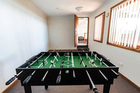 Serene 5 BDRM Villa With Pool - Accommodation Georgetown 3