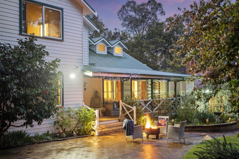Serenity House Pemberton - Accommodation Georgetown 0