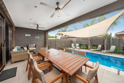 Serenity On Seaview Heated Pool Walk To Beach - Accommodation Georgetown 1