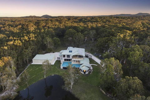Serenity, Sprawling Home Surrounded By Acreage - Accommodation Georgetown 1