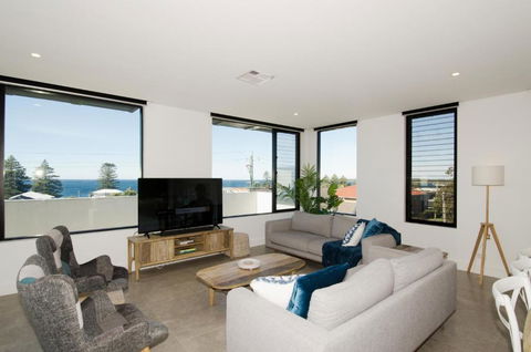 Shellharbour Seaview Luxury Escape - Accommodation Georgetown 0