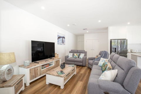 Shiloh Shores - Pet Friendly With Fire Pit - 5 Mins To Beach - Accommodation Georgetown 1
