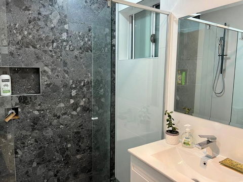 Shiny New House 5 Bedroom 3Bathroom +Study/BackYd - Accommodation Georgetown 1