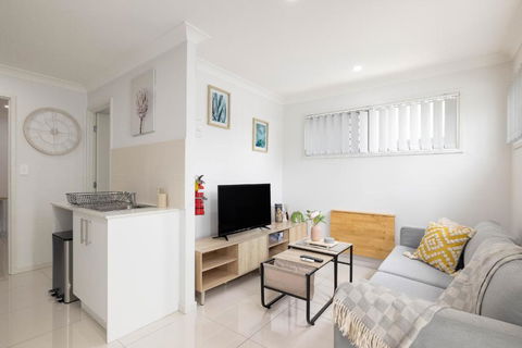 Smart Suites Self Check-in Apartments - Freney Park - Accommodation Georgetown 0