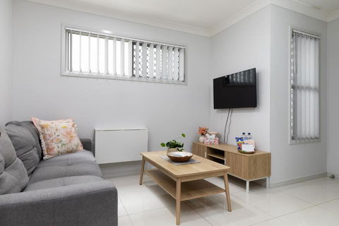 Smart Suites Self Check-in Apartments - Freney Park - Accommodation Georgetown 1