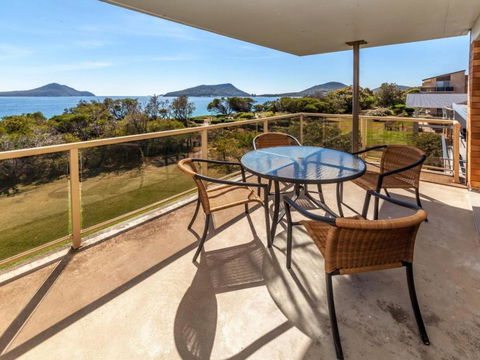 Shoalhaven 4 28 Voyager Cl - Waterfront Unit With Stunning Views And Wifi - Accommodation Georgetown 1