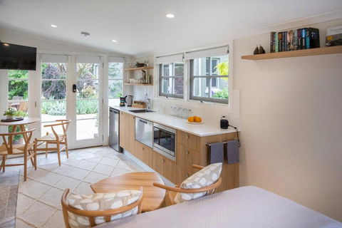 Silk Tree Studio - Steps To Cook Park - Accommodation Georgetown 1