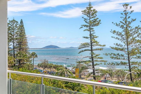 Sirocco 404 Luxurious 3 Bedroom Unit, Ocean Front - Accommodation Georgetown 0