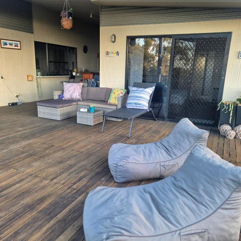 Sit Back, Relax And Enjoy The View - Accommodation Georgetown 0