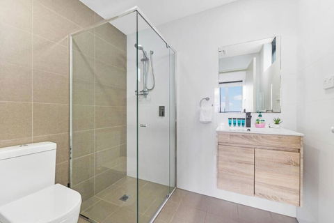 Sky-City Apt 3 Min To Train & Shopping& Everything - Accommodation Georgetown 2