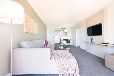 Sky-high Waterfront Living Across Two Apartments - Accommodation Georgetown 0