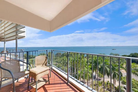 Sky-high Waterfront Living Across Two Apartments - Accommodation Georgetown 1