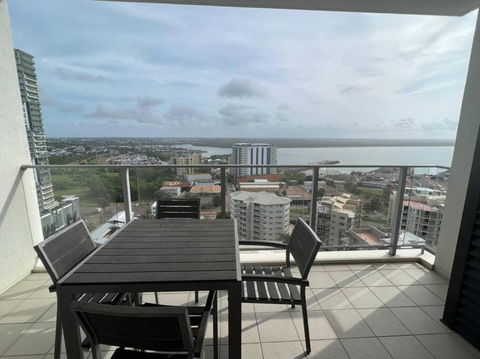 Sky High With Harbour Views - Accommodation Georgetown 3