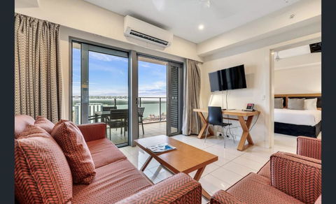Sky High With Harbour Views - Accommodation Georgetown 1