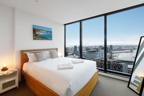 Skyline Panorama In Melbourne CBD With Parking - Accommodation Georgetown 0