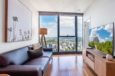 Skyline Serenity - Level 62 With Stunning Views! - Accommodation Georgetown 3
