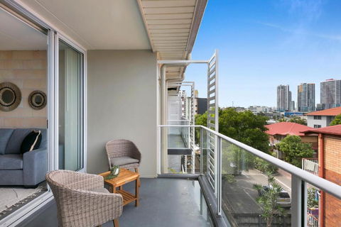 Sleek Apartment With Pool And Rooftop Terrace - Accommodation Georgetown 1