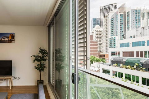 Sleek Chinatown Pad In The Heart Of The CBD - Accommodation Georgetown 2