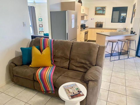 Spacious Retreat On Brenton In Tropical North Queensland - Accommodation Georgetown 2
