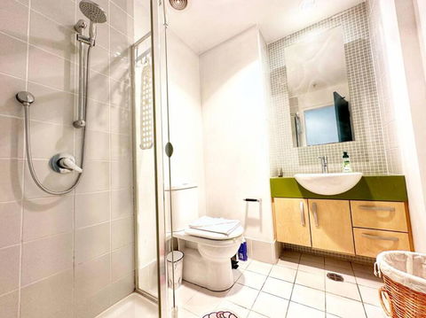 SS601 - 1 BR Carlton Oasis With Balcony, Central Location - Accommodation Georgetown 3