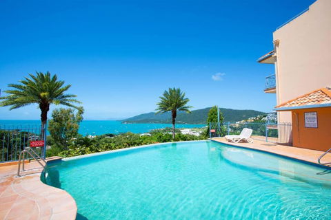 STAR VIEW 9, POOL, WIFI, SLEEP 4, BEST VIEWS IN AIRLIE - Accommodation Georgetown 0