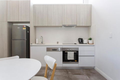 Stirling Apartment 3- Modern Central Apartment - Accommodation Georgetown 0