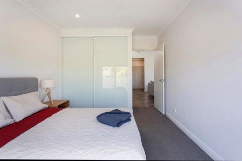 Stirling Apartment 3- Modern Central Apartment - Accommodation Georgetown 1