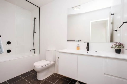 Stylish 3 BR Townhouse At Moncrieff Close To Playground - Accommodation Georgetown 1