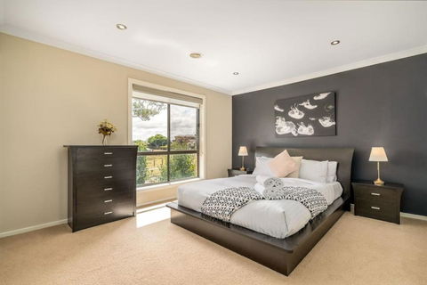 Superb 3BR Townhouse Near Town Centre - Accommodation Georgetown 1