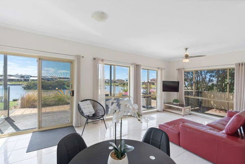 T2 12 Wentworth Pde Hindmarsh Island - No Linen Included - Accommodation Georgetown 3